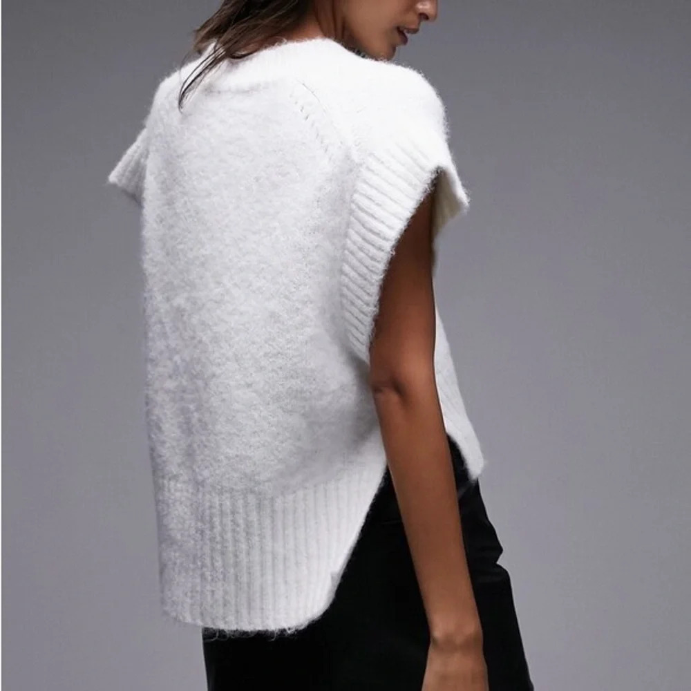 Topshop Fluffy Muscle Sleeve Sweater size 0-2 - Picture 8 of 11
